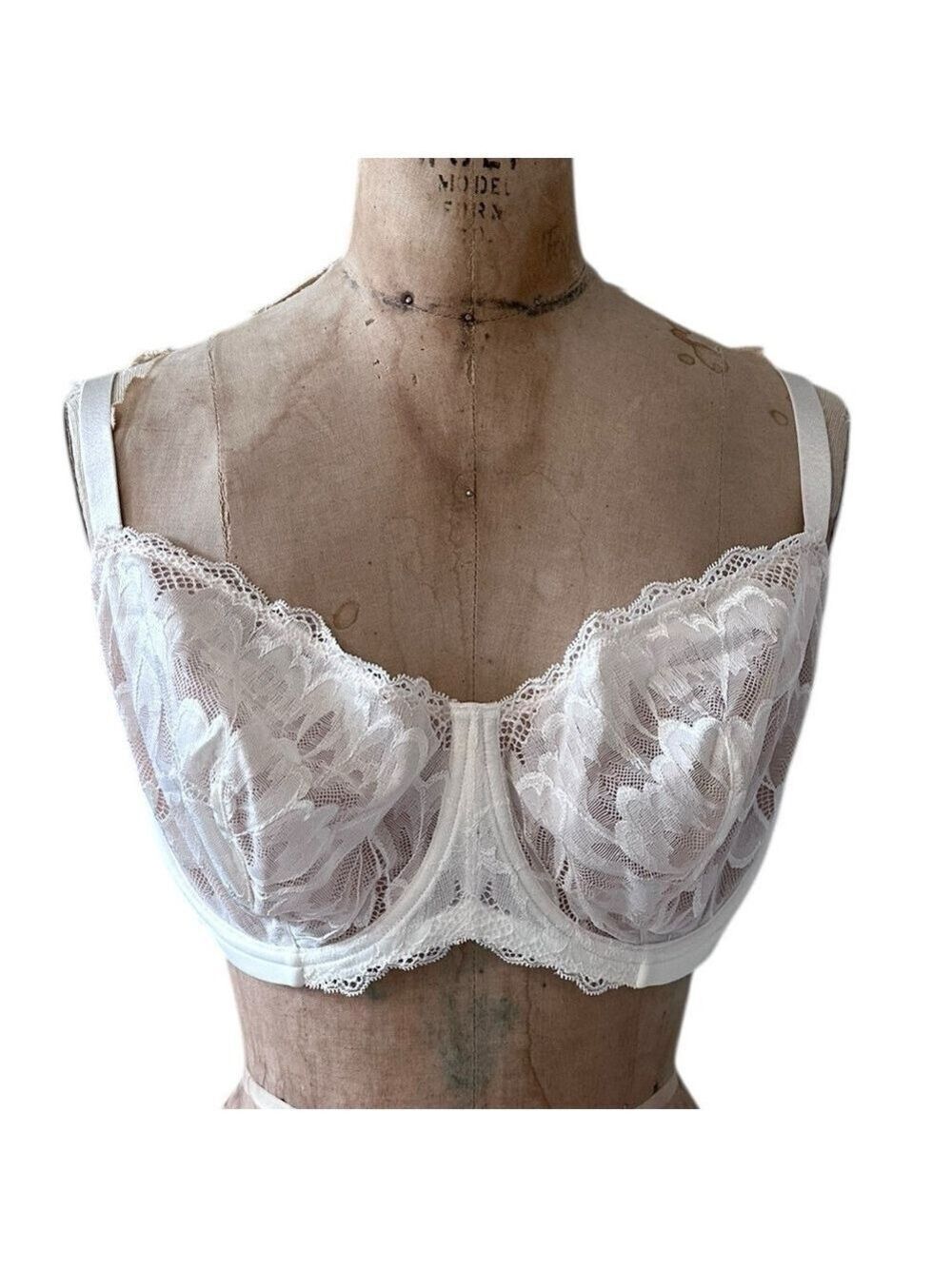 True & Co Cream/ Peach Lace Balconette Bra Underwire Size 40 DD New NWT Coquette
